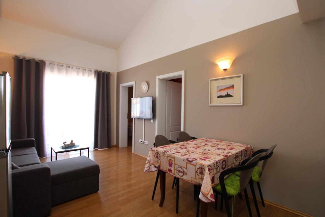 Apartments Markus Пореч Екстер'єр фото